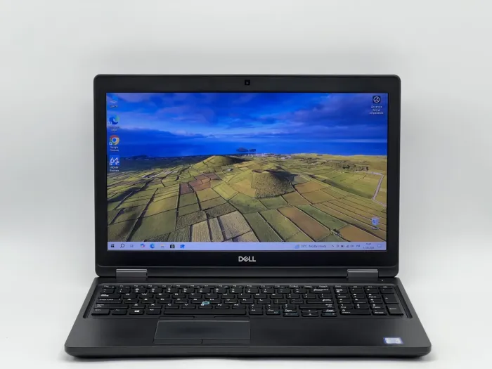 Ноутбук Dell Latitude 5590, i5-7300U, 8 GB, 120 GB, Intel HD Graphics 620, 1366x768, TN [SH26061625] БУ - зображення 1
