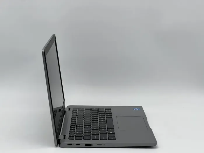 Ноутбук Dell Latitude 5320, i7-1145G7, 16 GB, 240 GB, Intel Iris Xe Graphics, 1920x1080, IPS [SH26031376] БУ - зображення 2