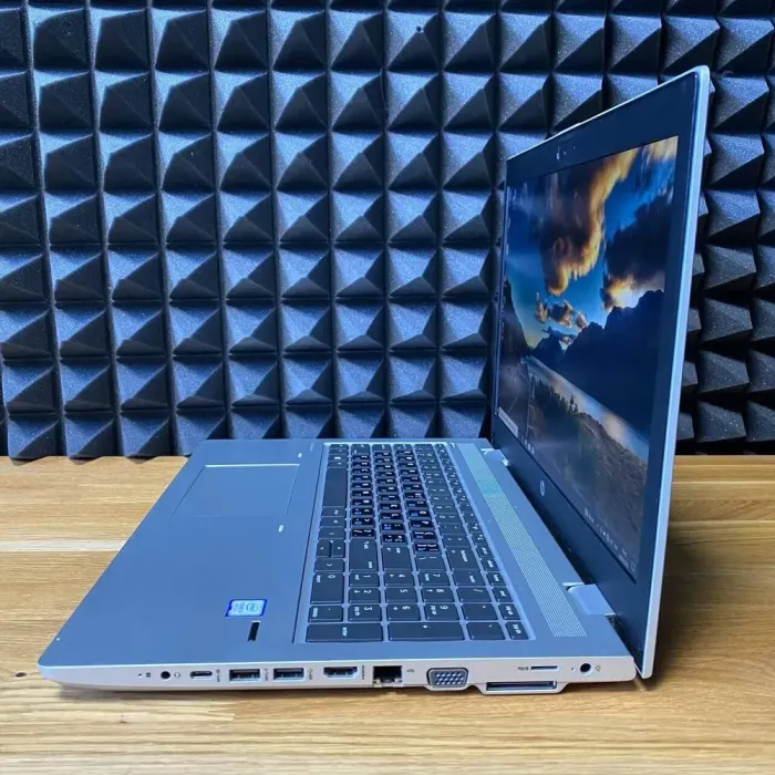 Ноутбук HP ProBook 650 G4 / 15.6" (1920x1080) IPS / Intel Core i5-8250U (4 (8) ядра по 1.6 - 3.4 GHz) / 16 GB DDR4 / 256 GB SSD + 320 GB HDD / Intel HD Graphics 620 / WebCam б/в - зображення 4