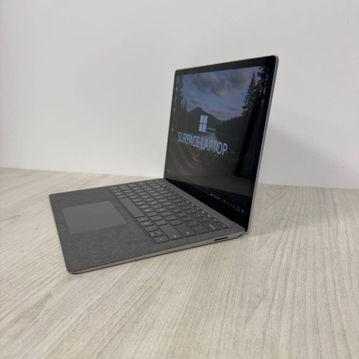 Ультрабук Microsoft Surface Laptop 3 / 13.5" (2256x1504) IPS Touch / Intel Core i5-1035G7 (4 (8) ядра по 1.2 - 3.7 GHz) / 8 GB DDR4 / 256 GB SSD NVMe / Intel Iris Plus Graphics / WebCam б/в - зображення 5
