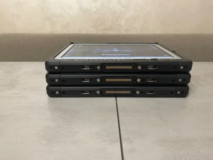 Захищений планшет Panasonic Toughbook CF-33 / 12" (2160x1440) IPS Touch / Intel Core i5-7300U (2 (4) ядра по 2.6 - 3.5 GHz) / 8 GB DDR3 / 128 GB SSD / Intel HD Graphics 620 / WebCam / Стилус / Два АКБ / Без клавіатури б/в - зображення 5