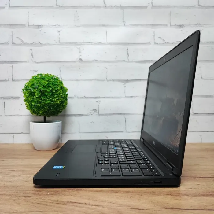 Ноутбук Б-клас Dell Latitude E5550 / 15.6" (1366x768) TN / Intel Core i5-5300U (2 (4) ядра по 2.3 - 2.9 GHz) / 8 GB DDR3 / 128 GB SSD / Intel HD Graphics 5500 / WebCam б/в - зображення 9