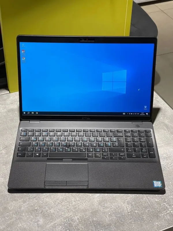 Ультрабук Dell Latitude 5500 / 15.6" (1920x1080) IPS / Intel Core i5-8250U (4 (8) ядра по 1.6 - 3.4 GHz) / 8 GB DDR4 / 240 GB SSD / Intel UHD Graphics 620 / WebCam б/в - зображення 2