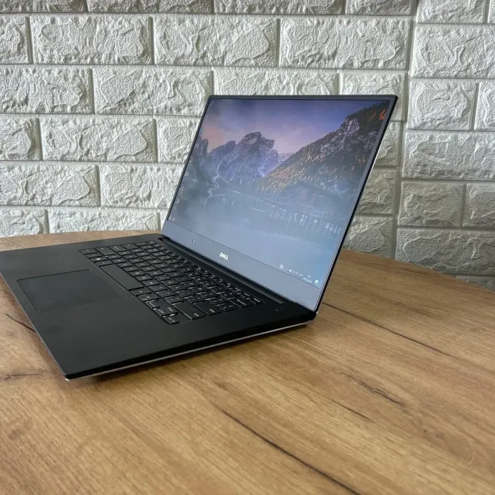 Ігровий ноутбук Dell XPS 15 9560 / 15.6" (1920x1080) IPS / Intel Core i5-7300HQ (4 ядра по 2.5 - 3.5 GHz) / 16 GB DDR4 / 256 GB SSD / nVidia GeForce GTX 1050, 4 GB GDDR5, 128-bit / WebCam б/в - зображення 5