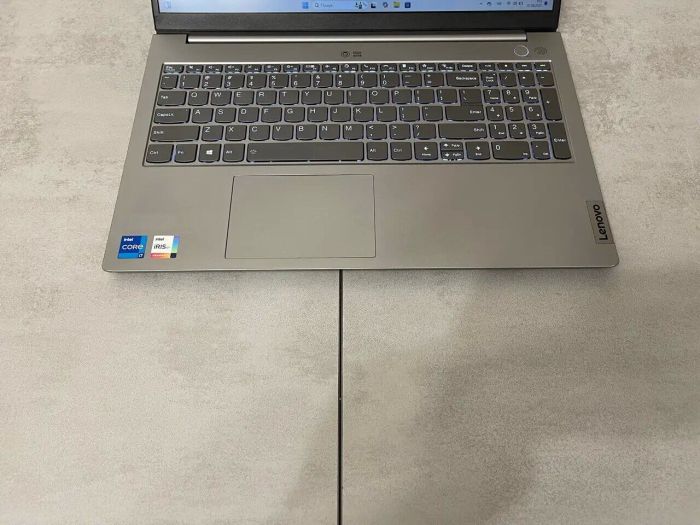 Ноутбук Lenovo ThinkBook 15 G2 ITL / 15.6" (1920x1080) IPS / Intel Core i7-1165G7 (4 (8) ядра по 2.8 - 4.7 GHz) / 16 GB DDR4 / 256 GB SSD M.2 / Intel Iris Xe Graphics / WebCam / Fingerprint / HDMI б/в - зображення 6