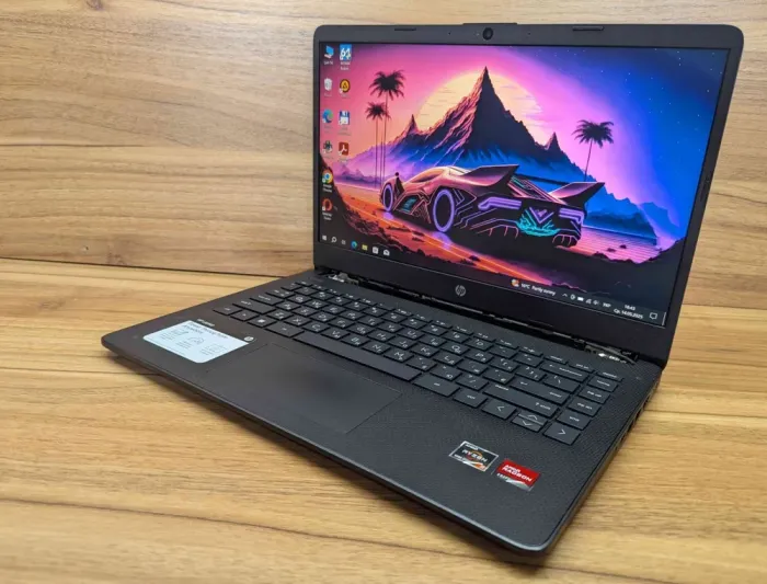 Ноутбук Б-клас HP 14-fg1003cl / 14" (1920x1080) IPS / AMD Ryzen 3 5300U (4 (8) ядра по 2.6 - 3.8 GHz) / 16 GB DDR4 / 512 GB SSD / AMD Radeon Graphics 384SP / WebCam / Windows 10 б/в - зображення 5