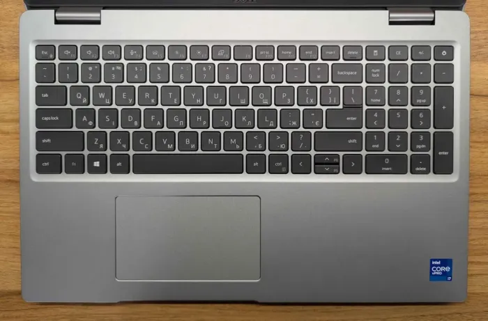 Ноутбук робоча станція Dell Precision 3560 / 15.6" (1920x1080) IPS / Intel Core i7-1185G7 (4 (8) ядра по 3.0 - 4.8 GHz) / 16 GB DDR4 / 512 GB SSD / nVidia T500, 2 GB GDDR6, 64-bit / WebCam / Windows 10 б/в - зображення 3