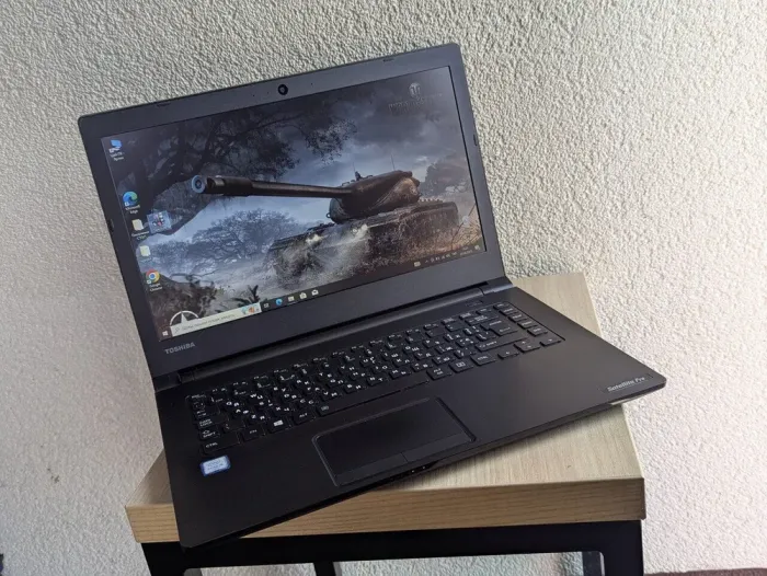 Ноутбук Б-клас Toshiba Satellite Pro R40-C / 14" (1366x768) TN / Intel Core i5-6200U (2 (4) ядра по 2.3 - 2.8 GHz) / 8 GB DDR3 / 128 GB SSD / Intel HD Graphics 520 / WebCam б/в - зображення 3