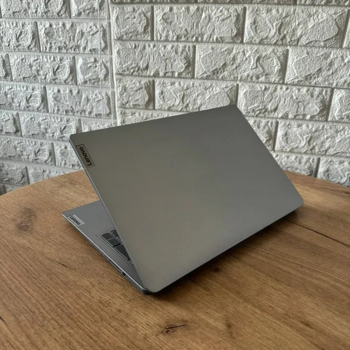 Ультрабук Б-клас Lenovo IdeaPad 3 15IAU7 / 15.6" (1920x1080) IPS Touch / Intel Core i5-1235U (10 (12) ядер по 3.3 - 4.4 GHz) / 8 GB DDR4 / 256 GB SSD / Intel Iris Xe Graphics / WebCam б/в - зображення 6