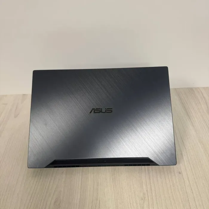 Ігровий ноутбук Asus ProArt StudioBook 15 H500GVA / 15.6" (3840x2160) IPS / Intel Core i7-9750H (6 (12) ядер по 2,6 - 4,5 ГГц) / 16 ГБ DDR4 / 512 ГБ SSD NVMe / nVidia GeForce RTX 2060, 6 ГБ GDDR6, 192-біт б/в - зображення 3