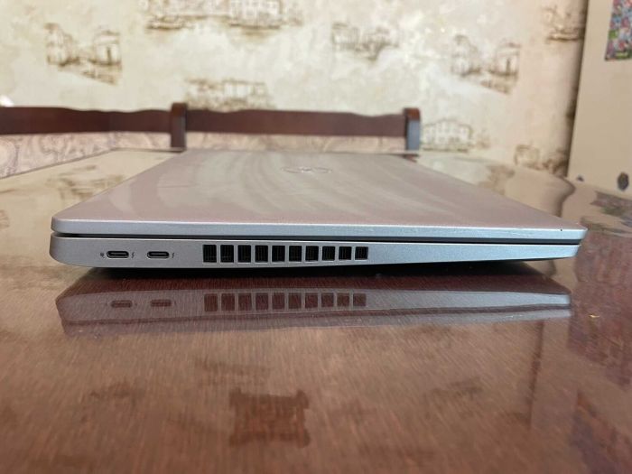 Ультрабук Dell Latitude 5520 / 15.6" (1920x1080) IPS / Intel Core i7-1185G7 (4 (8) ядра по 3.0 - 4.8 GHz) / 16 GB DDR4 / 256 GB SSD / Intel Iris Xe Graphics / WebCam б/в - зображення 5