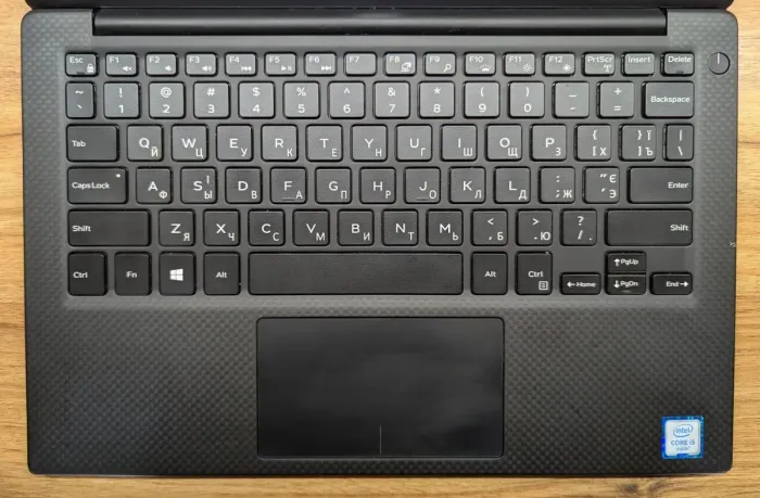 Ультрабук Dell XPS 13 9350 / 13.3" (1920x1080) IPS / Intel Core i5-6200U (2 (4) ядра по 2.3 - 2.8 GHz) / 8 GB DDR3 / 256 GB SSD / Intel HD Graphics 520 / Windows 10 б/в - зображення 3