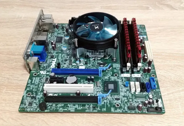 Комплект: Материнська плата Dell Optiplex 7010 MT + Intel Xeon E3-1245 (4 (8) ядра по 3.3 - 3.7 GHz) (аналог i7-2600) + 16 GB DDR3 + Кулер Vinga Q4 б/в - зображення 2