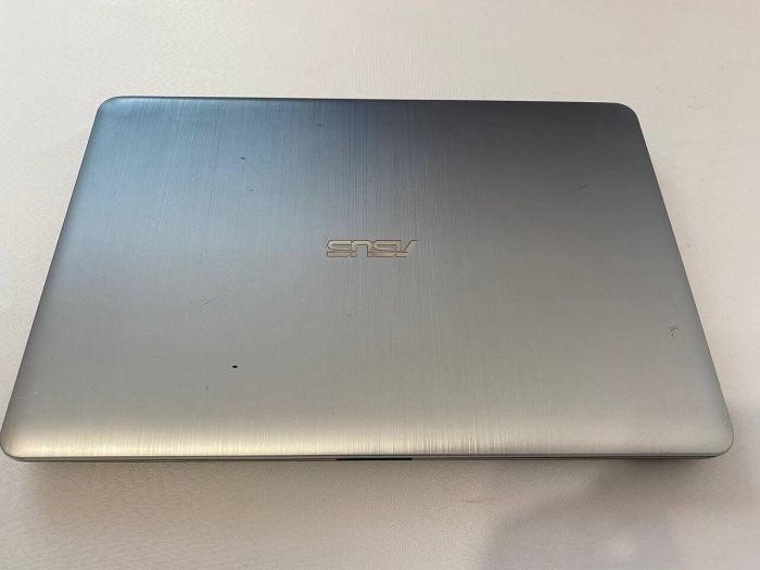 Ноутбук Б-клас Asus R541U / 15.6" (1920x1080) TN / Intel Core i3-7100U (2 (4) ядра по 2.4 GHz) / 8 GB DDR4 / 128 GB SSD / Intel HD Graphics 620 / WebCam / DVD-ROM б/в - зображення 7