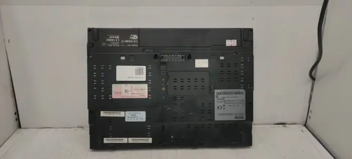 Ноутбук Toshiba Tecra M9 / 14.1" TN / Intel Core 2 Duo T7500 (2 ядра по 2.2GHz) / 4GB DDR2 / 160GB HDD / Quadro NVS 130M, 128MB GDDR2, 64-bit / DVD-ROM б/в - зображення 8