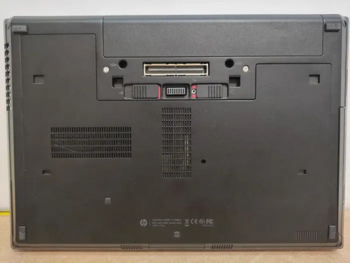 Ноутбук HP EliteBook 8470p / 14" (1366x768) TN / Intel Core i5-3230M (2 (4) ядра по 2.6 - 3.2 GHz) / 4 GB DDR3 / 320 GB HDD / Intel HD Graphics 4000 / WebCam б/в - зображення 8