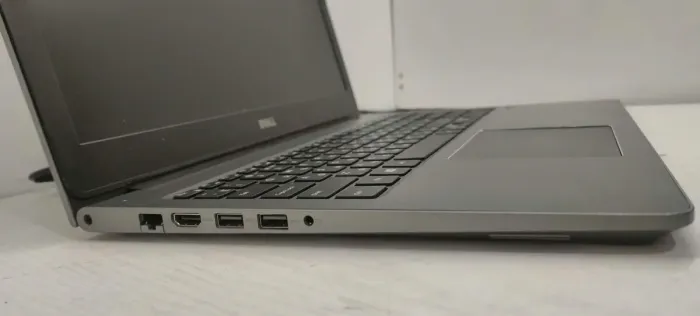 Ноутбук Б-клас Dell Vostro 5568 / 15.6" (1920x1080) TN / Intel Core i5-7200U (2 (4) ядра по 2.5 - 3.1 GHz) / 16 GB DDR4 / 256 GB SSD / HD Graphics 620 / WebCam б/в - зображення 5