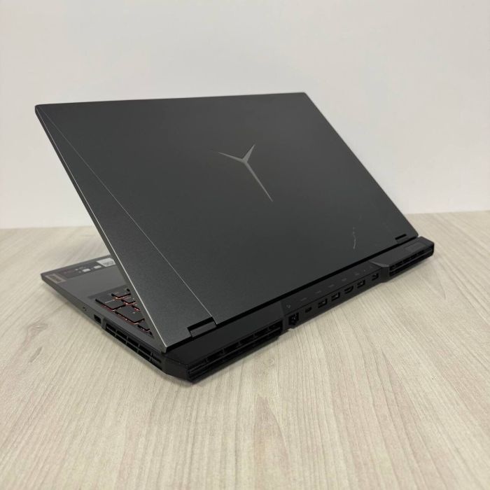 Ігровий ноутбук Б-класу Lenovo Legion 5 Pro 16ITH6H / 16" (2560x1600) IPS / Intel Core i9-11950H (8 (16) ядер по 2.1 - 5.0 GHz) / 16 GB DDR4 / 512 GB SSD NVMe / nVidia GeForce RTX 3070, 8 GB GDDR6, 256-bit / WebCam б/в - зображення 6