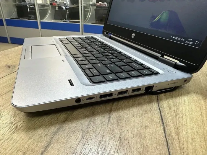 Ультрабук HP ProBook 645 G2 / 14" (1366x768) TN / AMD Pro A6-8500B (2 ядра по 1.6-3 GHz) / 4 GB DDR3 / 128 GB SSD / AMD Radeon R5 Graphics / WebCam / DVD-ROM / VGA б/в - зображення 5