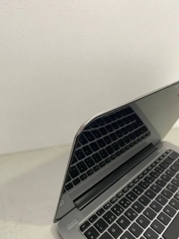 Ультрабук Б-клас HP EliteBook 1030 G1 / 13.3" (3200x1800) IPS Touch / Intel Core m5-6Y57 (2 (4) ядра по 1.1 - 2.8 GHz) / 8 GB DDR3 / 128 GB SSD / Intel HD Graphics 515 / WebCam / HDMI б/в - зображення 3