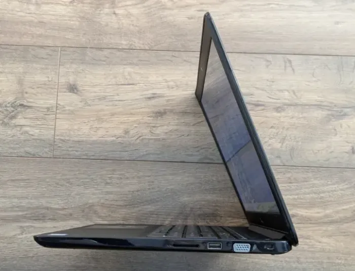 Ноутбук Б-клас Dell Latitude 3500 / 15.6" (1366x768) TN / Intel Core i3-8145U (2 (4) ядра по 2.1 - 3.9 GHz) / 8 GB DDR4 / 128 GB SSD / Intel UHD Graphics / WebCam б/в - зображення 6