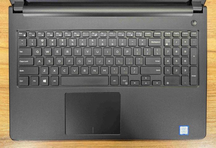 Ноутбук Б-клас Dell Inspiron 5566 / 15.6" (1366x768) TN / Intel Core i7-7500U (2 (4) ядра по 2.7 - 3.5 GHz) / 16 GB DDR4 / 512 GB SSD / Intel HD Graphics 620 / WebCam / Windows 10 б/в - зображення 4