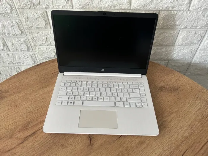 Ультрабук Б-класс HP 14-dq0002dx White / 14" (1920x1080) IPS / Intel Celeron N4020 (2 ядра по 1.1 - 2.8 GHz) / 4 GB DDR4 / 64 GB eMMC / Intel UHD Graphics 600 / WebCam / HDMI б/в - зображення 6