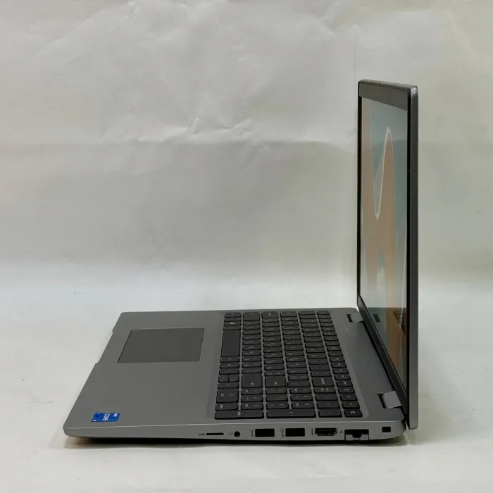 Ноутбук Dell Latitude 5530 / 15.6" (1920x1080) IPS / Intel Core i5-1235U (10 (12) ядер по 1.3 - 4.4 GHz) / 16 GB DDR4 / 512 GB SSD / Intel Iris Xe Graphics / WebCam / LTE / Windows 11 Pro б/в - зображення 6