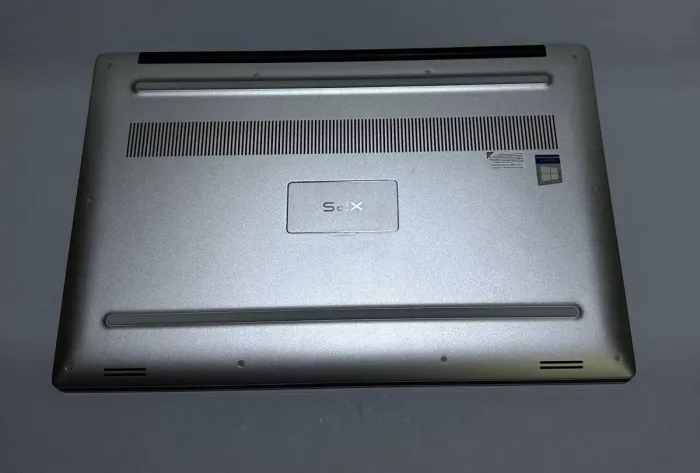 Ігровий ноутбук Dell XPS 15 7590 / 15.6" (3840x2160) IPS / Intel Core i7-9750H (6 (12) ядер по 2.6 - 4.5 GHz) / 32 GB DDR4 / 1000 GB SSD / nVidia GeForce GTX 1650, 4 GB GDDR5, 128-bit / WebCam б/в - зображення 5