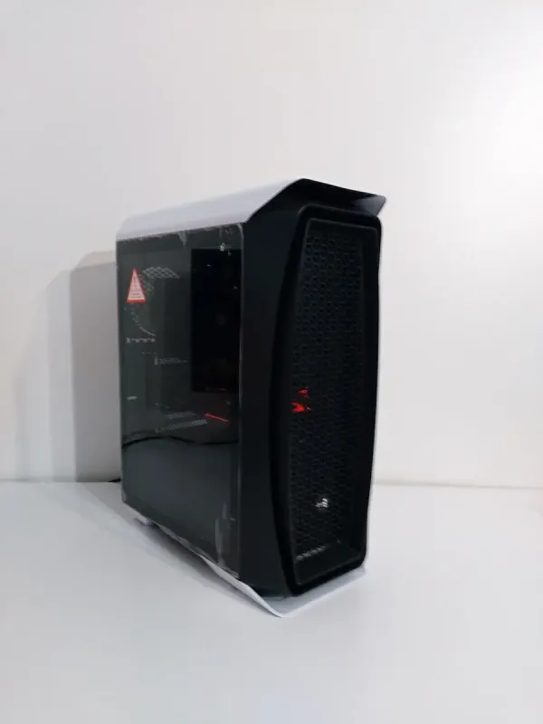 Ігровий ПК AeroCool Aero One Frost Tower / Intel Core i7-7700 (4 (8) ядер 3,6 - 4,2 ГГц) / 32 ГБ DDR4 / 480 ГБ SSD M.2 + 1000 ГБ HDD / AMD Radeon RX 5700 XT, 8 ГБ GDDR6, 256-біт / 600 Вт б/в - зображення 2