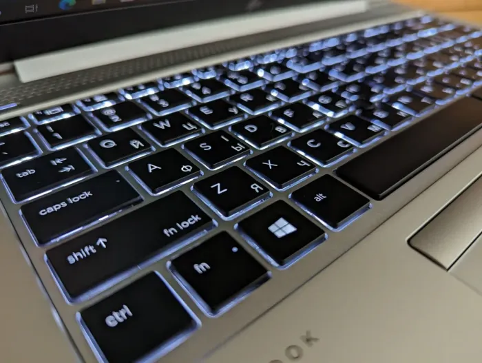 Ультрабук HP EliteBook 840 G5 / 14" (1920x1080) IPS / Intel Core i5-8350U (4 (8) ядра по 1.7 - 3.6 GHz) / 16 GB DDR4 / 512 GB SSD / Intel UHD Graphics 620 / WebCam / Fingerprint / Windows 10 б/в - зображення 6