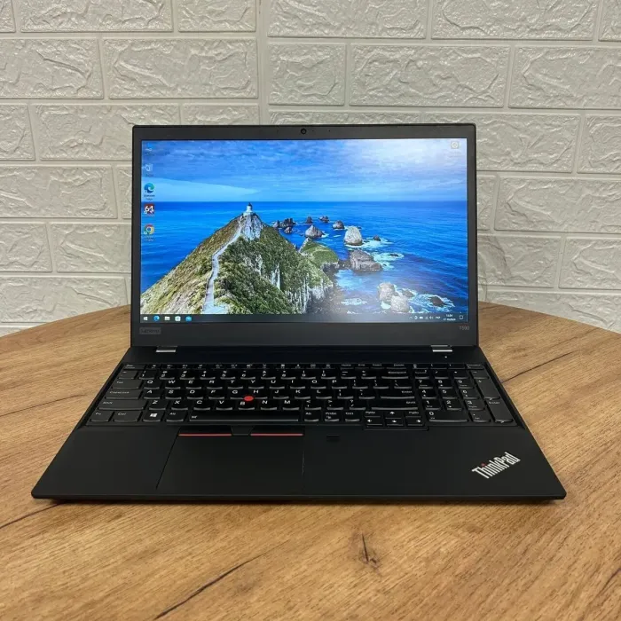 Ультрабук Б-клас Lenovo ThinkPad T590 / 15.6" (1920x1080) IPS / Intel Core i5-8365U (4 (8) ядра по 1.6 - 4.1 GHz) / 16 GB DDR4 / 250 GB SSD / Intel UHD Graphics / WebCam б/в - зображення 2