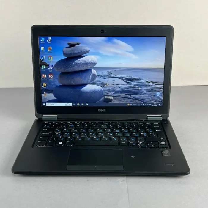 Ультрабук Dell Latitude E7250 / 12.5" (1366x768) TN / Intel Core i7-5600U (2 (4) ядра по 2.6 - 3.2 GHz) / 8 GB DDR3 / 256 GB SSD / Intel HD Graphics 5500 / WebCam / HDMI б/в - зображення 2