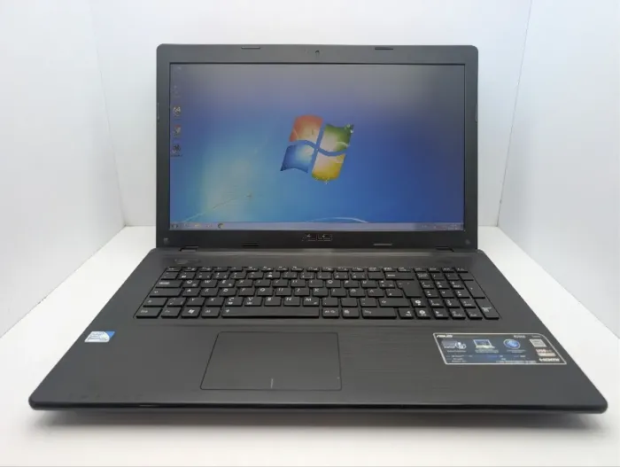 Ноутбук Asus R704A / 17.3" (1600x900) TN / Intel Pentium B970 (2 ядра по 2.3 GHz) / 8 GB DDR3 / 320 GB HDD / Intel HD Graphics / WebCam / DVD-ROM б/в - зображення 2