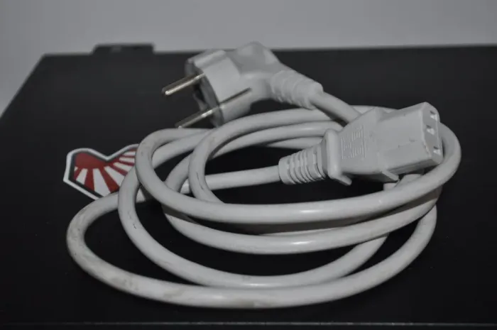 Комп'ютер Dell OptiPlex 5040 Tower / Intel Core i3-6100 (2 (4) ядра по 3,7 ГГц) / 8 ГБ DDR3 / 240 ГБ SSD / Intel HD Graphics 530 б/в - зображення 3