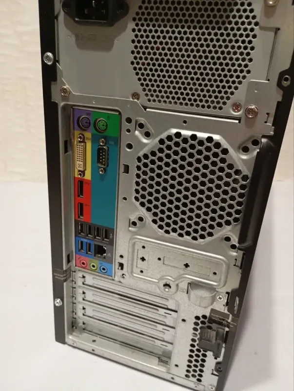 Комплект ПК Б-клас: Acer Veriton M4620G Tower / Intel Core i3-3220 (2 (4) ядра по 3.3 GHz) / 8 GB DDR3 / 500 GB HDD / Intel HD Graphics 2500 / DVD-RW + Монітор Dell P2314Ht / 23" (1920x1080) IPS / 1x DVI, 1x DP, 1x VGA, 4x USB 2.0 / VESA 100x100 б/в - зображення 5