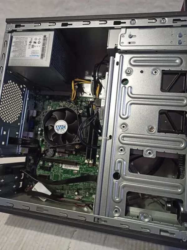 ПК Lenovo ThinkCentre E73 Tower / Intel Core i3-4170 (2 (4) ядра по 3.7 GHz) / 8 GB DDR3 / 120 GB SSD / Intel HD Graphics 4400 / DVD-RW б/в - зображення 7