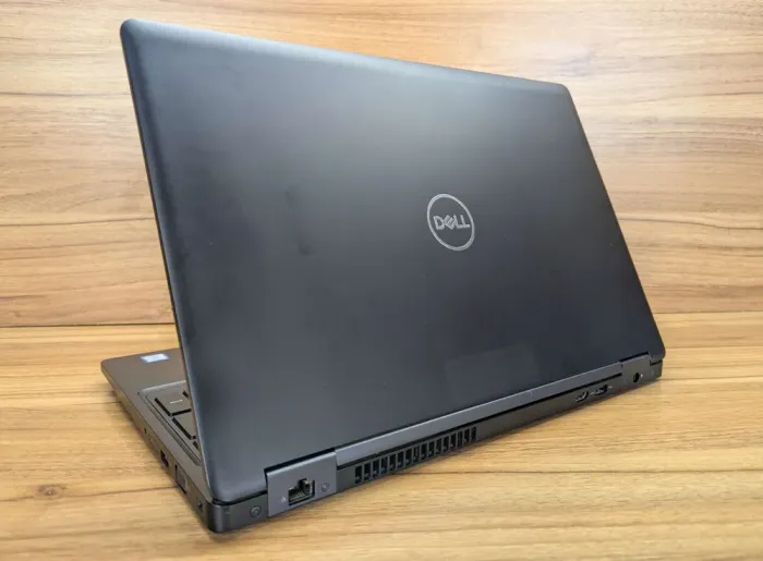 Мобільна робоча станція Dell Precision 3530 / 15.6" (1920x1080) IPS / Intel Core i7-8750H (6 (12) ядер по 2.2 - 4.1 GHz) / 16 GB DDR4 / 512 GB SSD / nVidia Quadro P600, 4 GB GDDR5, 128-bit / WebCam / Windows 10 б/в - зображення 6