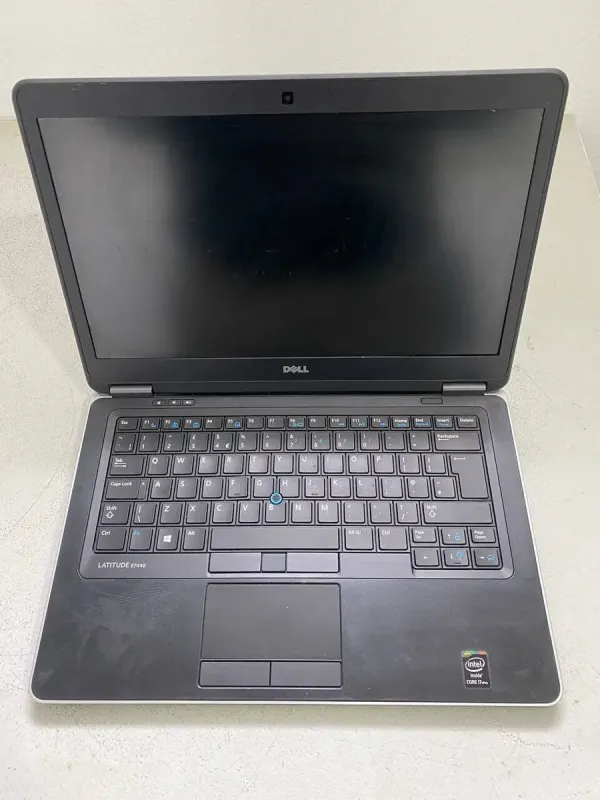 Ноутбук Б-клас Dell Latitude E7440 / 14" (1600x900) TN / Intel Core i7-4600U (2 (4) ядра по 2.1 - 3.3 GHz) / 8 GB DDR3 / 256 GB SSD / Intel HD Graphics 4400 / WebCam / HDMI б/в - зображення 2