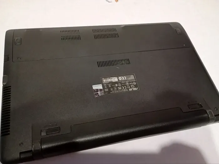 Ноутбук Б-клас Asus X550C / 15.6" (1366x768) TN / Intel Core i3-3217U (2 (4) ядра по 1.8 GHz) / 6 GB DDR3 / 750 GB HDD / nVidia GeForce GT 720M, 2 GB GDDR3, 64-bit / WebCam / DVD-ROM / АКБ не тримає б/в - зображення 7