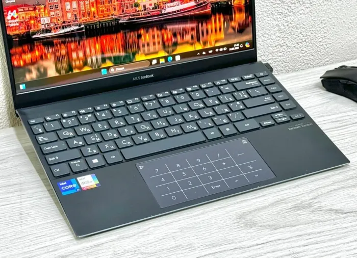 Ультрабук Asus ZenBook UX325EA / 13.3" (1920x1080) OLED / Intel Core i7-1165G7 (4 (8) ядра по 2.8 - 4.7 GHz) / 8 GB DDR4 / 512 GB SSD / Intel Iris Xe Graphics / WebCam / Win 11 Home б/в - зображення 7