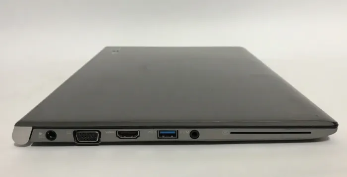 Ультрабук Б-клас Toshiba Portege Z30-B / 13.3" (1366x768) TN / Intel Core i5-5200U (2 (4) ядра по 2.2 - 2.7 GHz) / 8 GB DDR3 / 128 GB SSD / Intel HD Graphics 5500 / WebCam / Win 10 Pro б/в - зображення 4