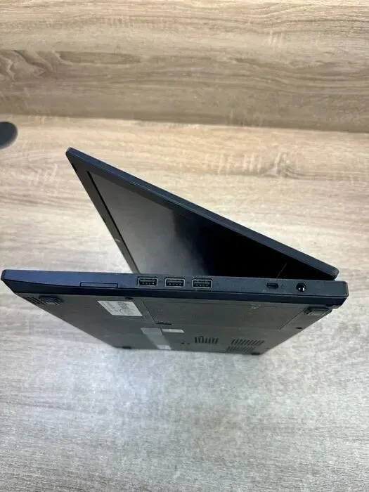 Ноутбук Б-клас Acer TravelMate P2410 / 14" (1920x1080) IPS / Intel Core i7-7500U (2 (4) ядра по 2.7 - 3.5 GHz) / 8 GB DDR4 / 256 GB SSD + 1000 GB HDD / Intel HD Graphics 620 / WebCam б/в - зображення 6