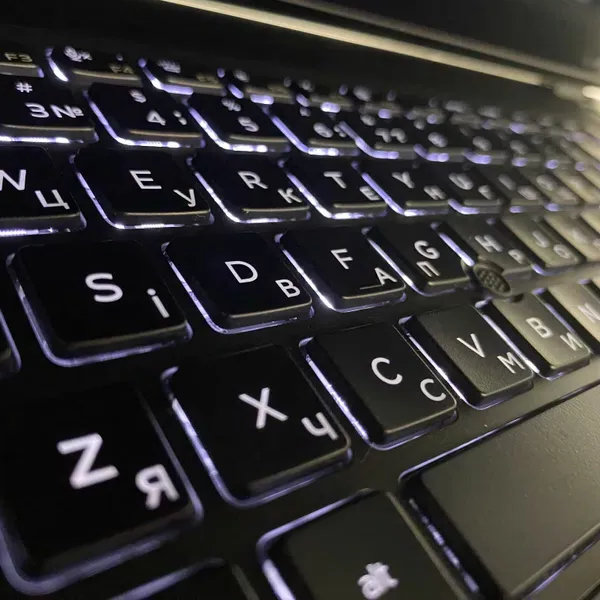 Ноутбук Б-клас Dell Latitude 5500 / 15.6" (1920x1080) IPS / Intel Core i7-8665U (4 (8) ядра по 1.9 - 4.8 GHz) / 16 GB DDR4 / 256 GB SSD / Intel UHD Graphics / TouchID / WebCam б/в - зображення 4