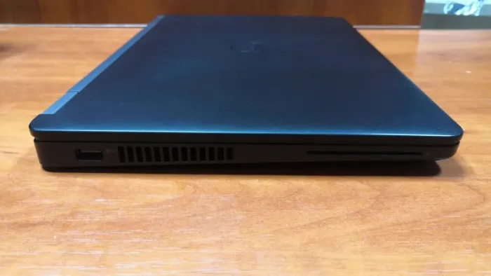 Нетбук Dell Latitude 12 E5270 / 12.5" (1366x768) TN / Intel Core i5-6200U (2 (4) ядра по 2.3 - 2.8 GHz) / 8 GB DDR3 / 128 GB SSD / Intel HD Graphics 520 / WebCam / Win 10 Pro б/в - зображення 4