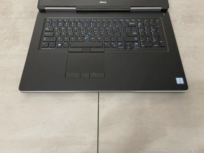 Мобільна робоча станція Dell Precision 7710 / 17.3" (1920x1080) IPS / Intel Core i7-6820HQ (4 (8) ядра по 2.7 - 3.6 GHz) / 16 GB DDR4 / 512 GB SSD M.2 + 500 GB HDD / nVidia Quadro M4000M, 4 GB GDDR5, 256-bit / WebCam / HDMI б/в - зображення 4