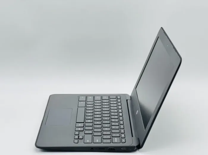 Нетбук HP ChromeBook 11A G6 EE / 11.6" (1366x768) TN / AMD A4-9120C (2 ядра по 1.6 - 2.4 GHz) / 4 GB DDR4 / 16 GB eMMC / AMD Radeon R4 Graphics / WebCam / ChromeOS б/в - зображення 4