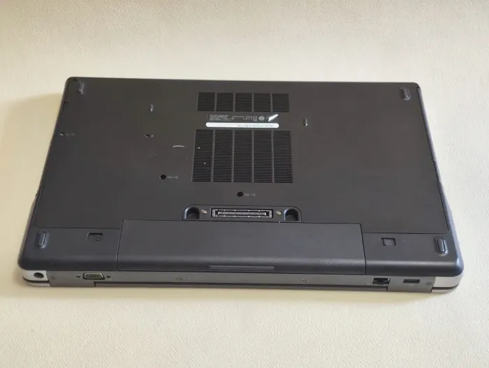 Ноутбук Dell Latitude E6540 / 15.6" (1920x1080) TN / Intel Core i5-4300M (2 (4) ядра по 2.6 - 3.3 GHz) / 8 GB DDR3 / 256 GB SSD / Intel HD Graphics 4600 / WebCam / DVD-ROM б/в - зображення 8