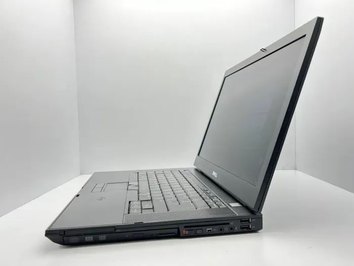 Ноутбук Б-клас Dell Latitude E6500 / 15.6" (1440x900) TN / Intel Core 2 Duo P8700 (2 ядра по 2.53 GHz) / 4 GB DDR3 / 240 GB SSD / Intel GMA 4500MHD Graphics б/в - зображення 3