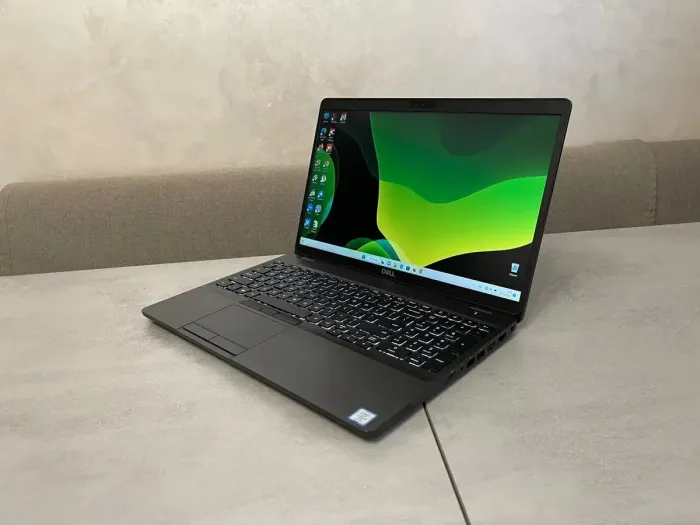 Ультрабук Б-клас Dell Latitude 5500 / 15.6" IPS / Core i5-8265U (4(8) ядра по 1.6-3.9GHz) / 16GB DDR4 / 256GB SSD M.2 / UHD Graphics 620 / WebCam / USB 3.1 / HDMI б/в - зображення 4